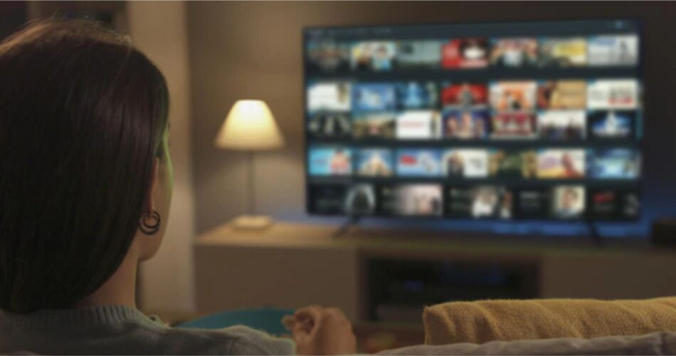 Saiba a distância ideal do sofá para a televisão